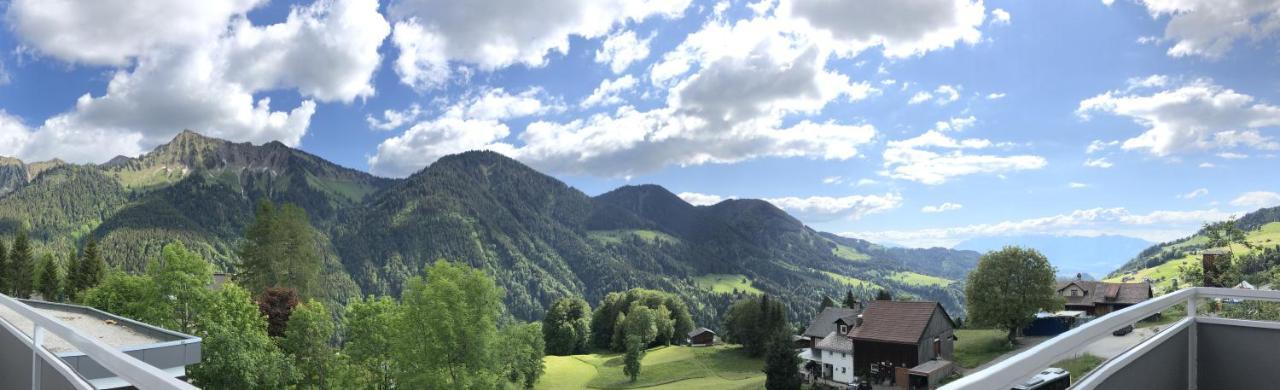 Walli Laterns - Ski Und Bergvergnuegen Direkt Vor Der Haustuer Exteriér fotografie