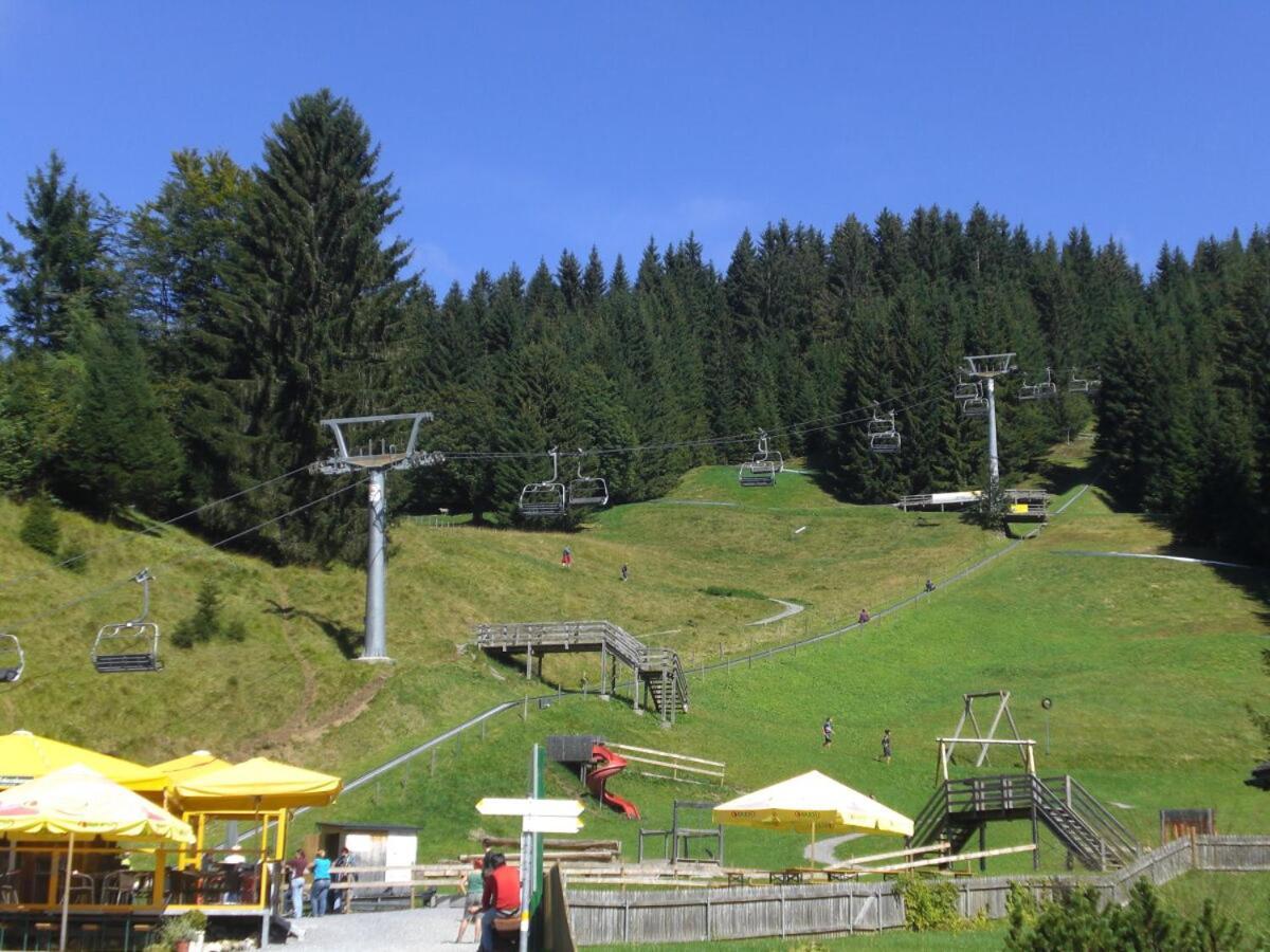 Walli Laterns - Ski Und Bergvergnuegen Direkt Vor Der Haustuer Exteriér fotografie