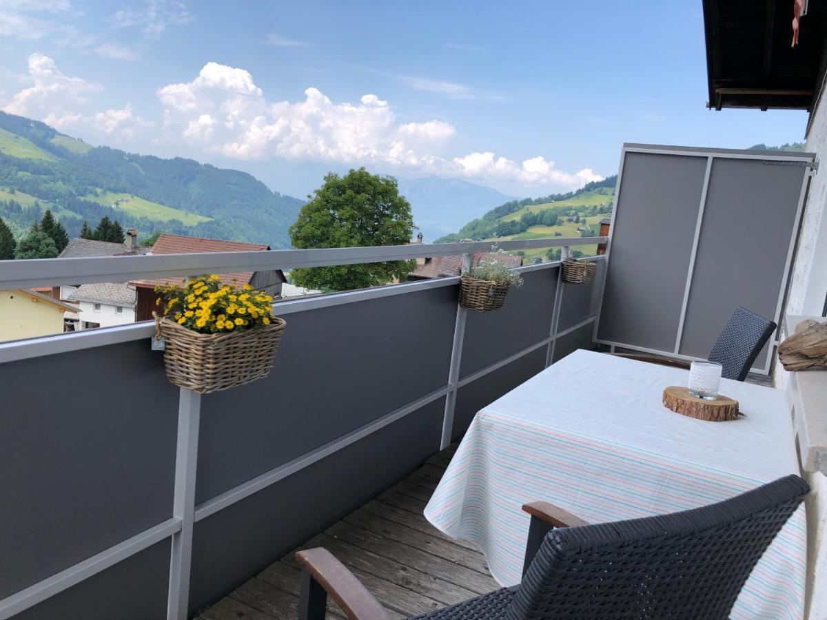 Walli Laterns - Ski Und Bergvergnuegen Direkt Vor Der Haustuer Exteriér fotografie
